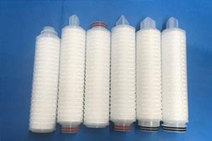 Linha de produção de elemento de filtro com pregas de filtro