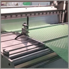 Linha de produção de filtros HVAC - Filtros de ar plissados com estrutura de papelão.